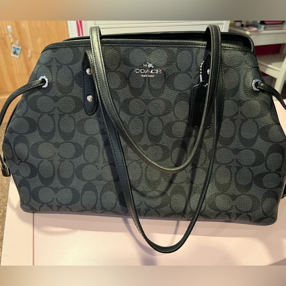 Large Black Coach Handbag - Picture 2 of 11